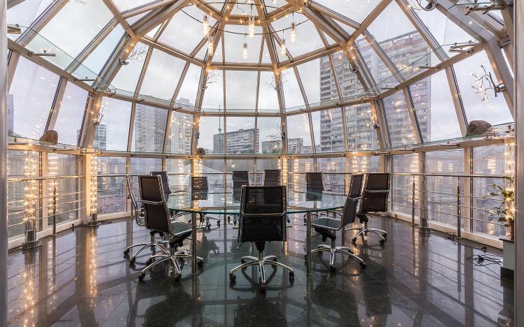 Вид переговорной комнаты